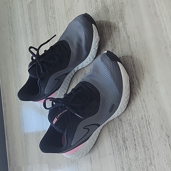 NIKE Revolution 5, Womens Running Shoes Black US 7 Women's - Picture 2 of 14